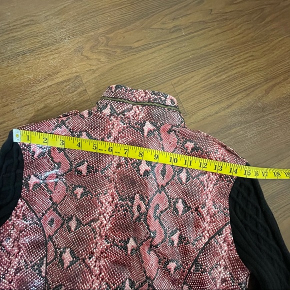 COOGI Faux Snake Skin Jacket Sweater Sleeve NWT size Small - Picture 16 of 16